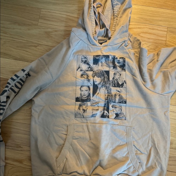 Taylor Swift The Eras Tour hoodie - Picture 1 of 2